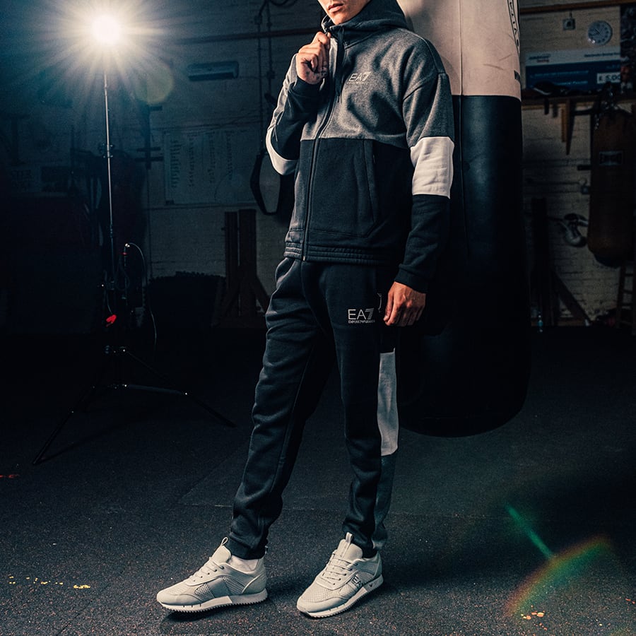 A man dressed in activewear ready for the gym