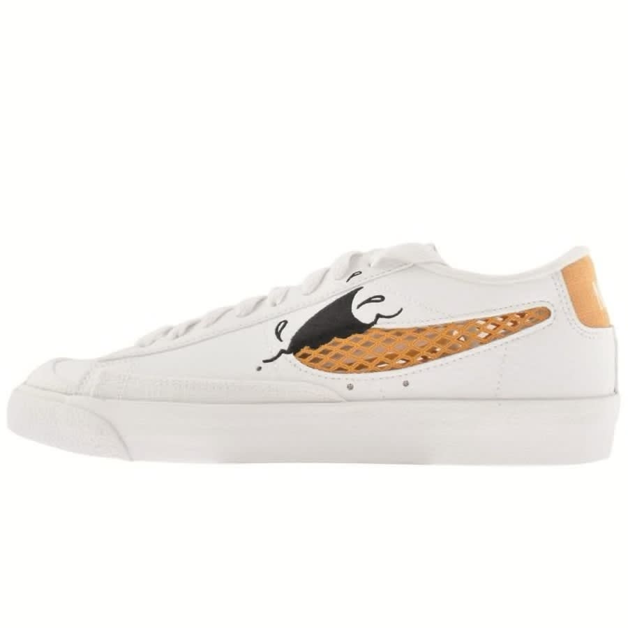 Alternative Image for ProductNike Blazer Low 77 Vintage Trainers White1
