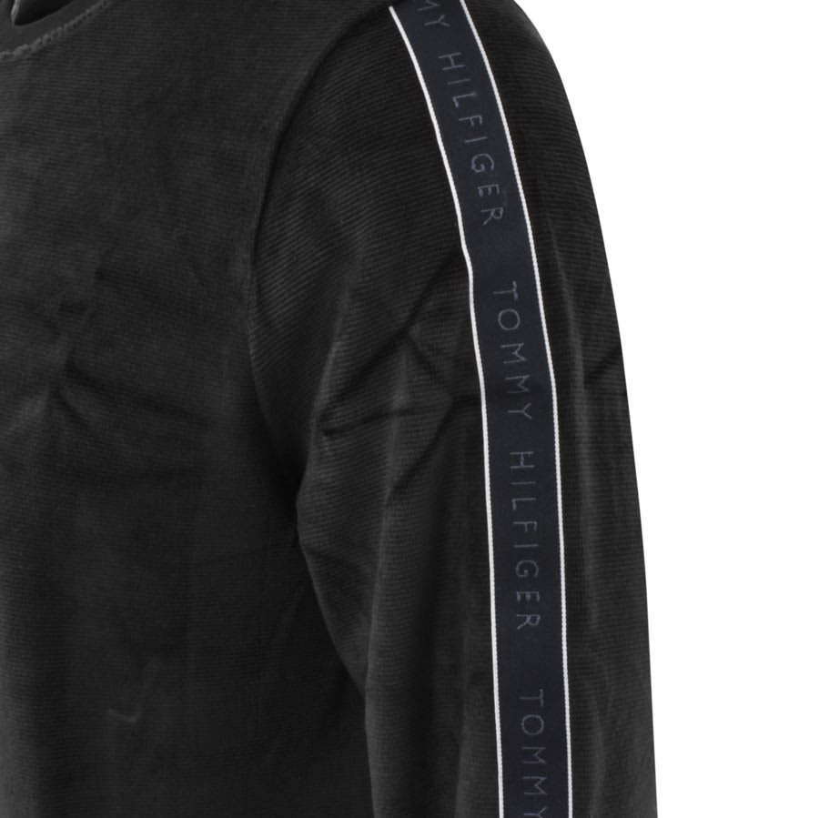 Tommy hilfiger black sweatshirt hot sale