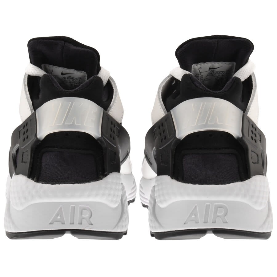 How to clean white huaraches best sale at home