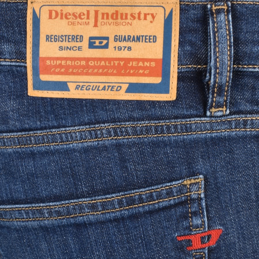 Diesel logo jeans sales