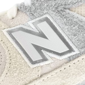 Image number 4 for New Balance 2002R Trainers Cream