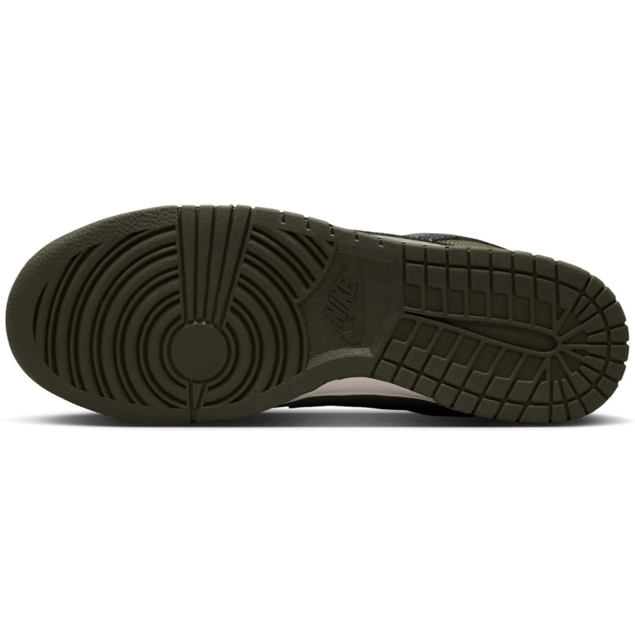 Image number 4 for Nike Dunk Low Retro Trainers Green