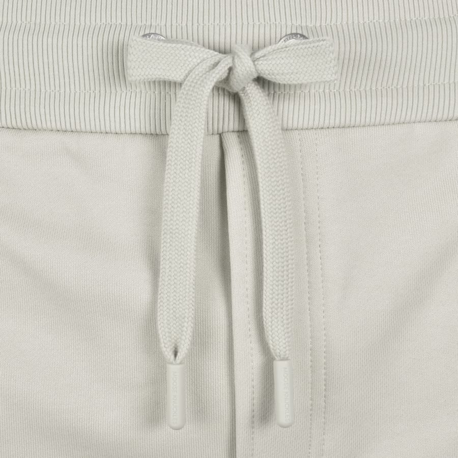 Image number 5 for Moose Knuckles Hartsfield Cargo Shorts Beige
