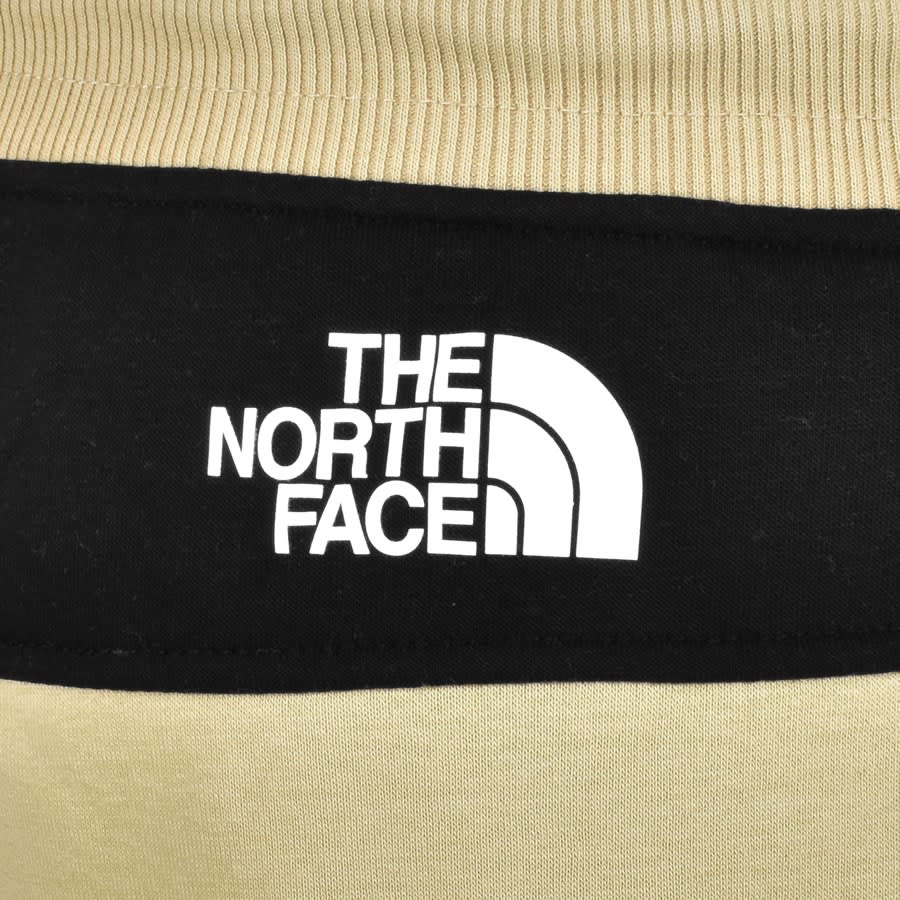 Image number 4 for The North Face Icon Cargo Shorts Beige