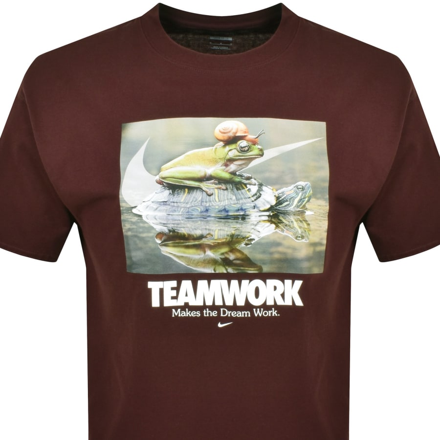 Image number 2 for Nike Graphic T Shirt Burgundy