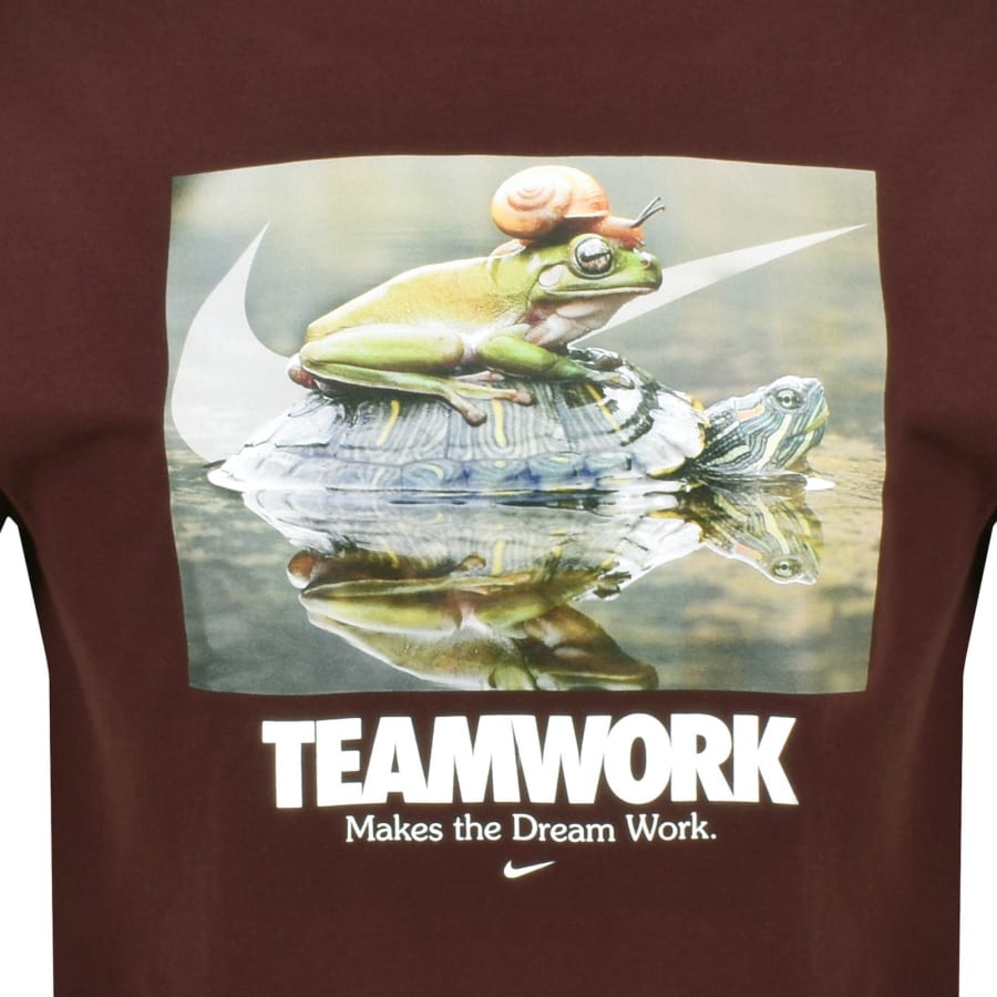 Image number 3 for Nike Graphic T Shirt Burgundy